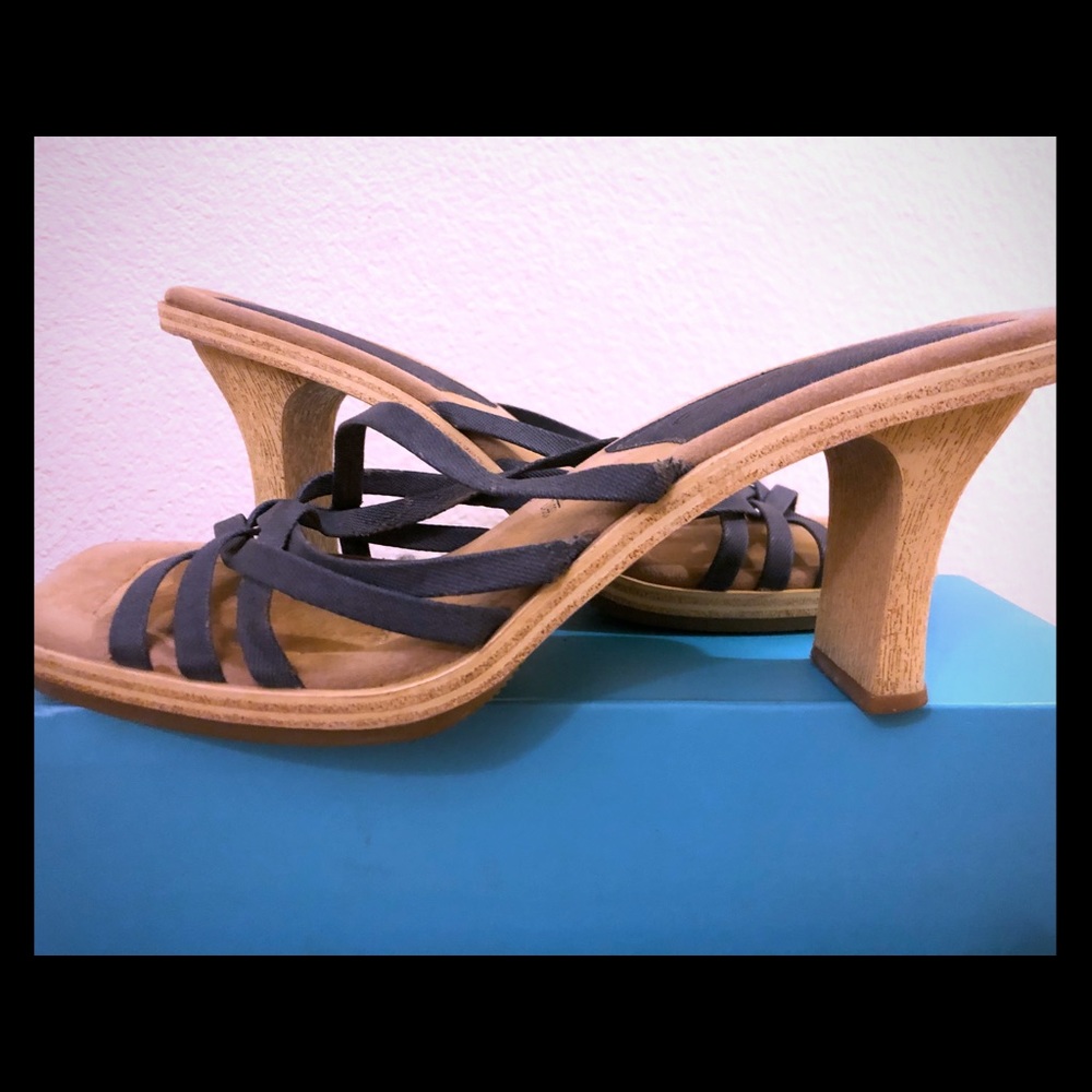 Heel Sandal Womens Shoes in Excellent Shape OBO
